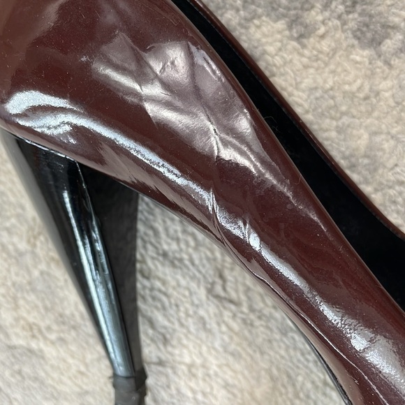 Burberry Peeptoe Ruffle Patent Leather Pumps Heels Burgundy Maroon Sz 39 - Picture 9 of 16